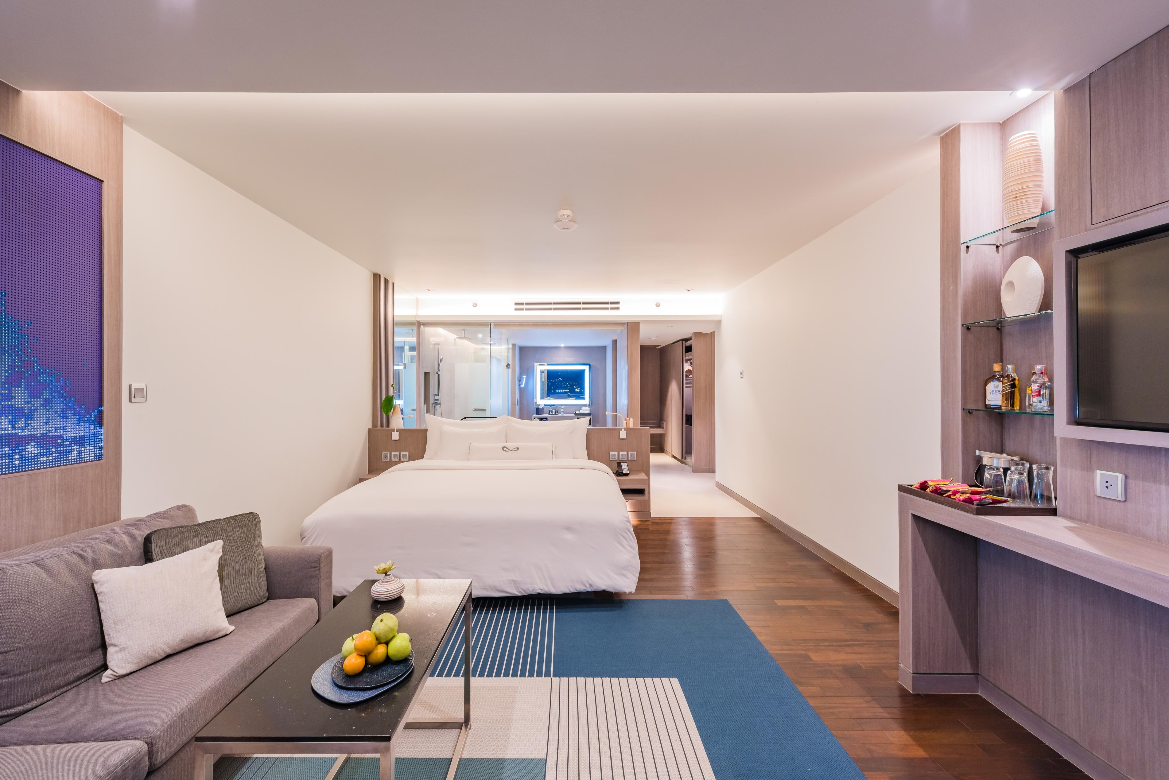 Oceanfront Beach Resort - Sha Extra Plus Patong Exterior foto Deluxe Room
