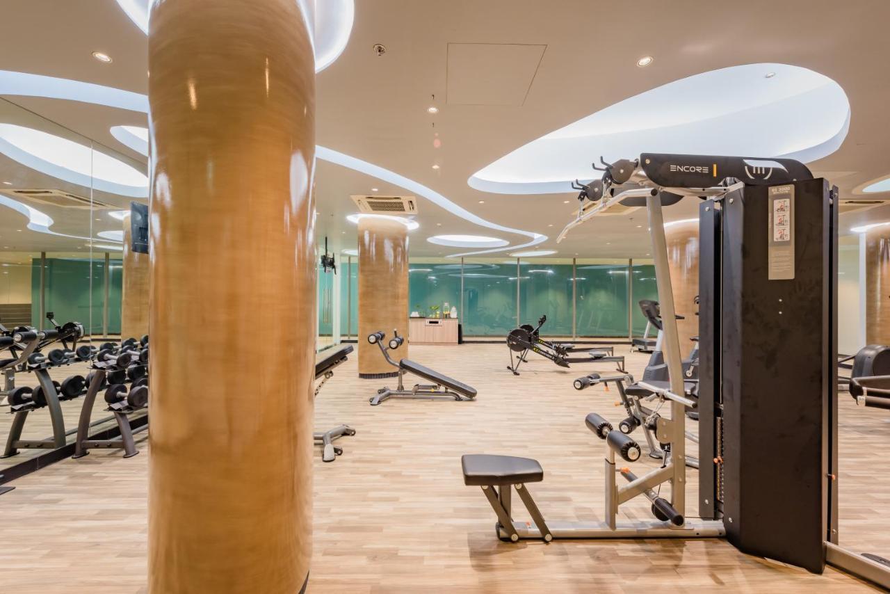 Oceanfront Beach Resort - Sha Extra Plus Patong Exterior foto The gym at the hotel